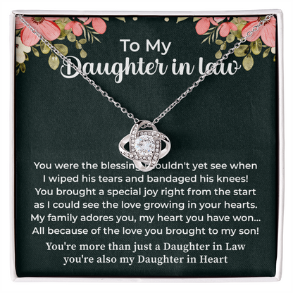 Daughter in Law Gifts Necklace From Mother in Law To My Bonus Daughter in Law Honor Pendant Jewelry with Message Card and Gift Box. Surprise Gift for Daughter in Law. Daughter in Law Gift
