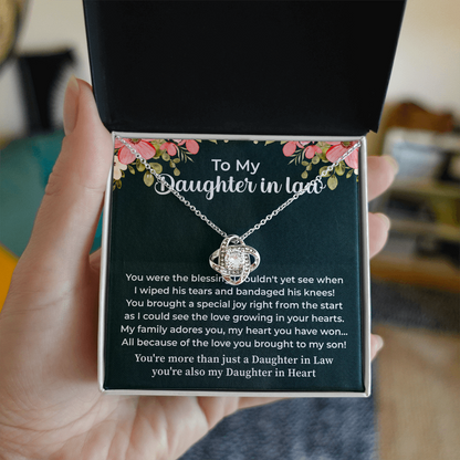 Daughter in Law Gifts Necklace From Mother in Law To My Bonus Daughter in Law Honor Pendant Jewelry with Message Card and Gift Box. Surprise Gift for Daughter in Law. Daughter in Law Gift