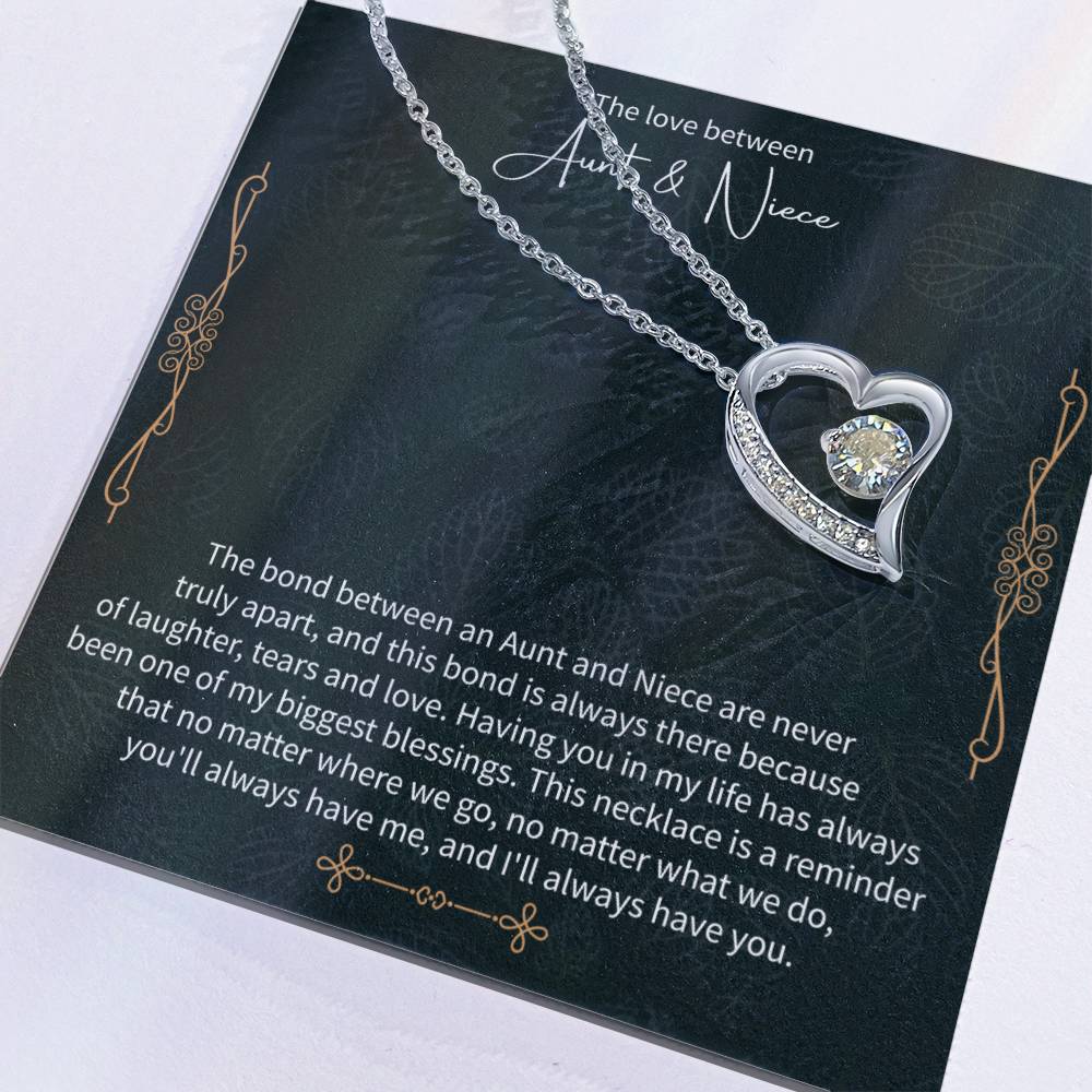 aunt niece necklace displayed with a sentimental message card