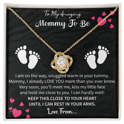 giftsignature mommy to be necklace close up pendant